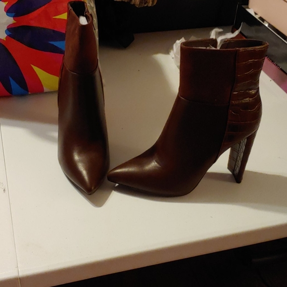 Boots - Picture 3 of 6